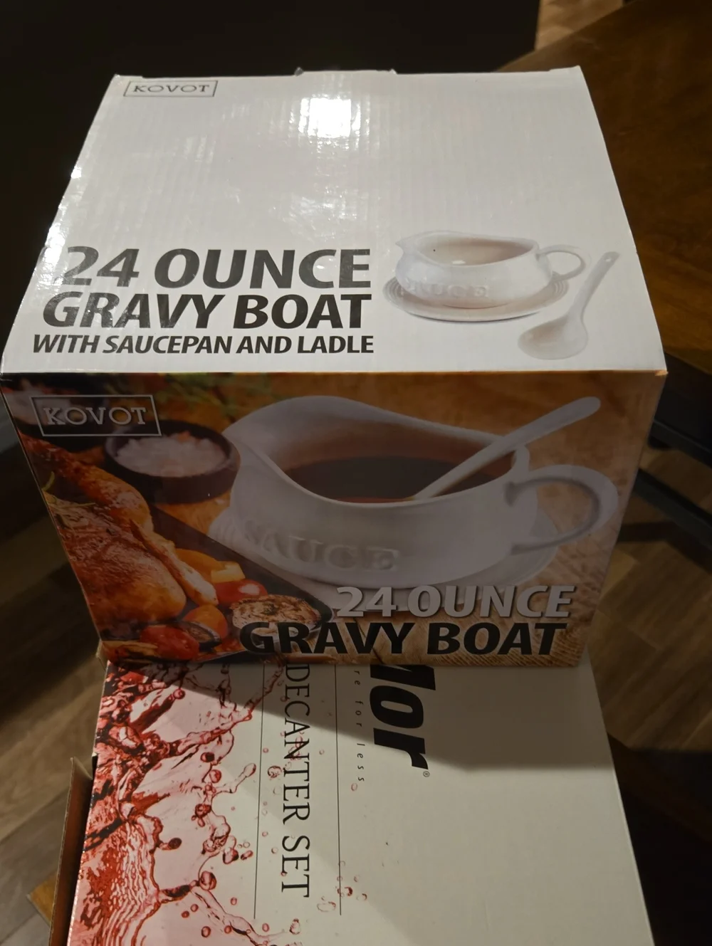 OVO White Gravy Boat Set with Spoon